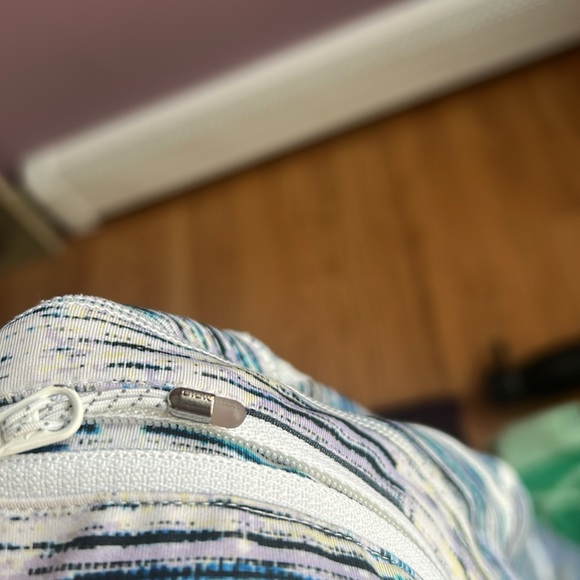 Lululemon size small bundle cropped leggings size 4! - Picture 16 of 16